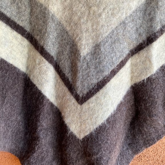 Vintage Icelandic Fashions Wool Hooded Poncho One Size - Picture 3 of 6